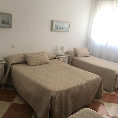 פואנגירולה Hostal Jomarijo מראה חיצוני תמונה